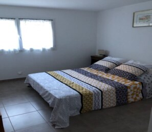 2 Schlafzimmer, Bügeleisen/Bügelbrett, Reisekinderbett, kostenloses WLAN