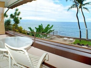 Terrace/patio - REDUCED RATES! 201 2nd floor, extra wide, corner 1 bed, 1 bath condo (Lahaina)