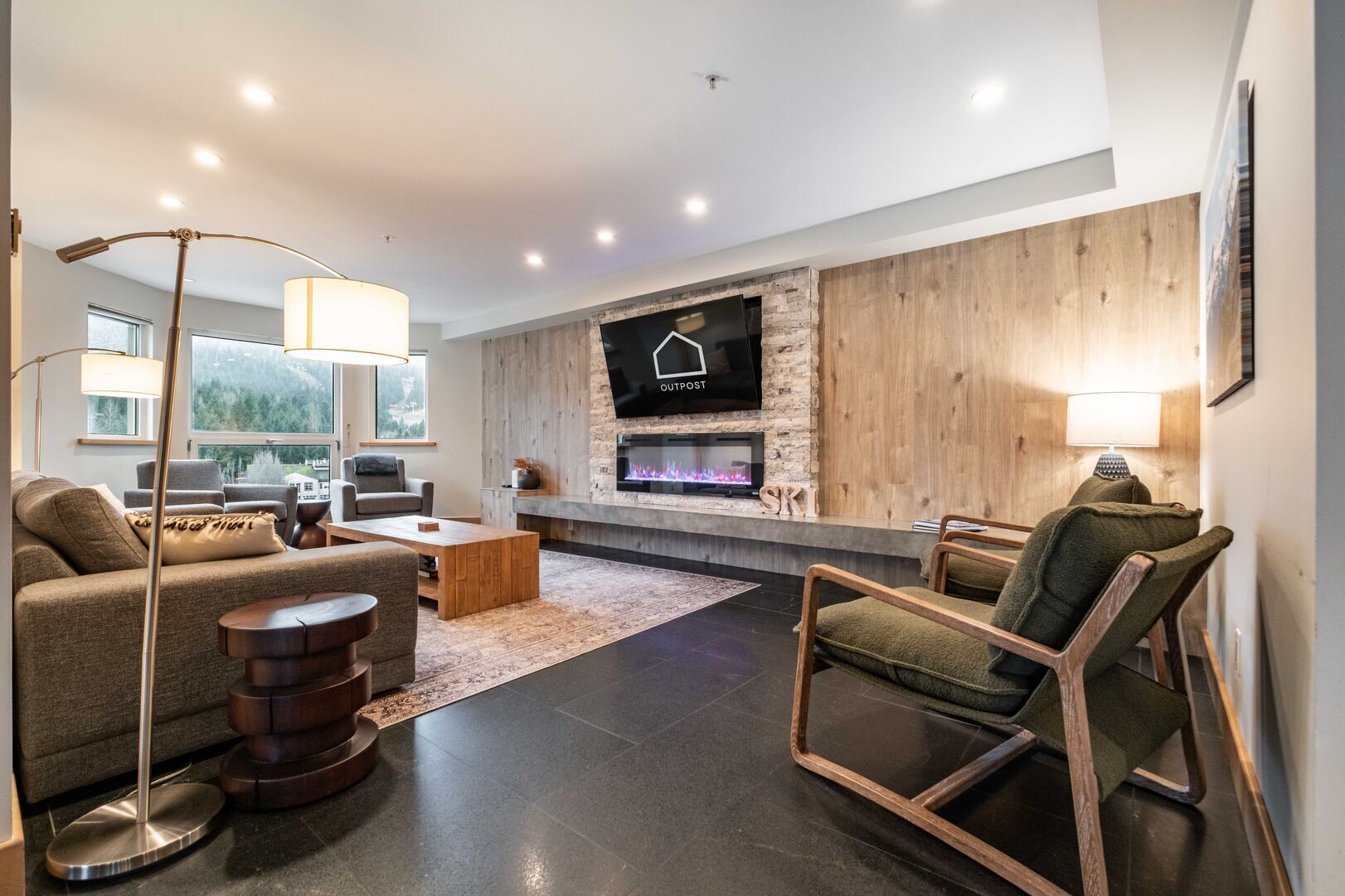 TV, fireplace, stereo