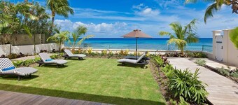 Stylish Beachfront Villa with Plunge Pool - Still Fathoms