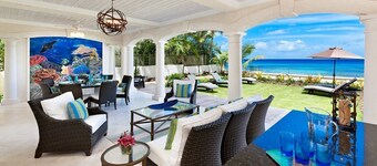 Stylish Beachfront Villa with Plunge Pool - Still Fathoms