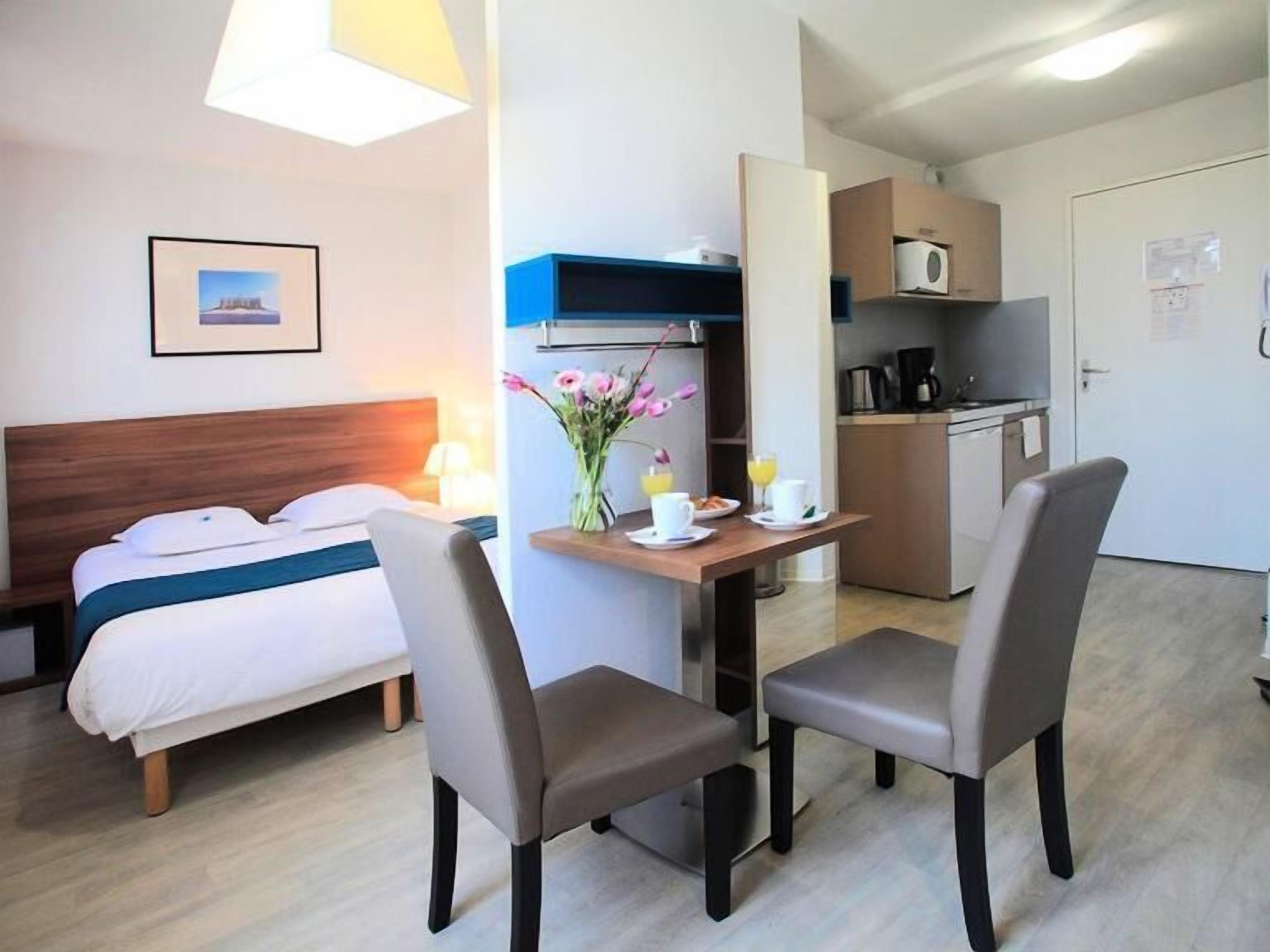 1 bedroom, internet, bed sheets