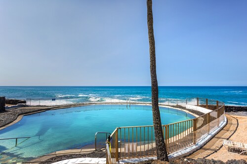 Wonderful 🌺 Oceanfront 🐳 Newly Renovated Condo! - Casa de Emdeko 138 👣