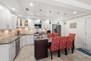 Fridge, microwave, oven, stovetop - Tropical Garden View 2 bed, 2 bath at Sanibel Moorings #842 (Sanibel)