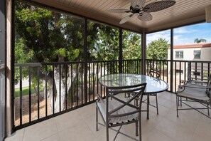 Outdoor dining - Tropical Garden View 2 bed, 2 bath at Sanibel Moorings #632 (Sanibel)