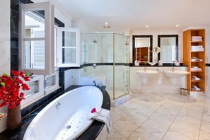 Combined shower/bathtub, jetted bath, hair dryer, towels - Uninterrupted Beachfront Views - Schooner Bay 207 (Speightstown)