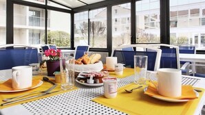 Unclassified image, 2 of 17, button - Residence Odalys Clos de la Chartreuse *** - 2 rooms 2/4 persons (AIX EN PROVENCE)