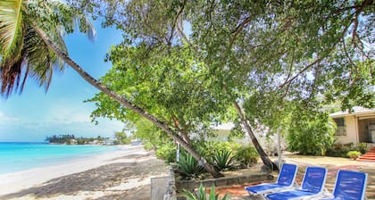 Oceanfront Classic 3-bed House - Whitecaps