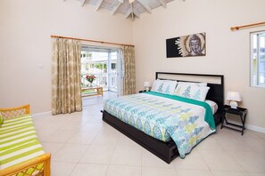 3 bedrooms, iron/ironing board, WiFi, bed sheets - Oppposite Beach with Pool - Margate #4 (Hastings)