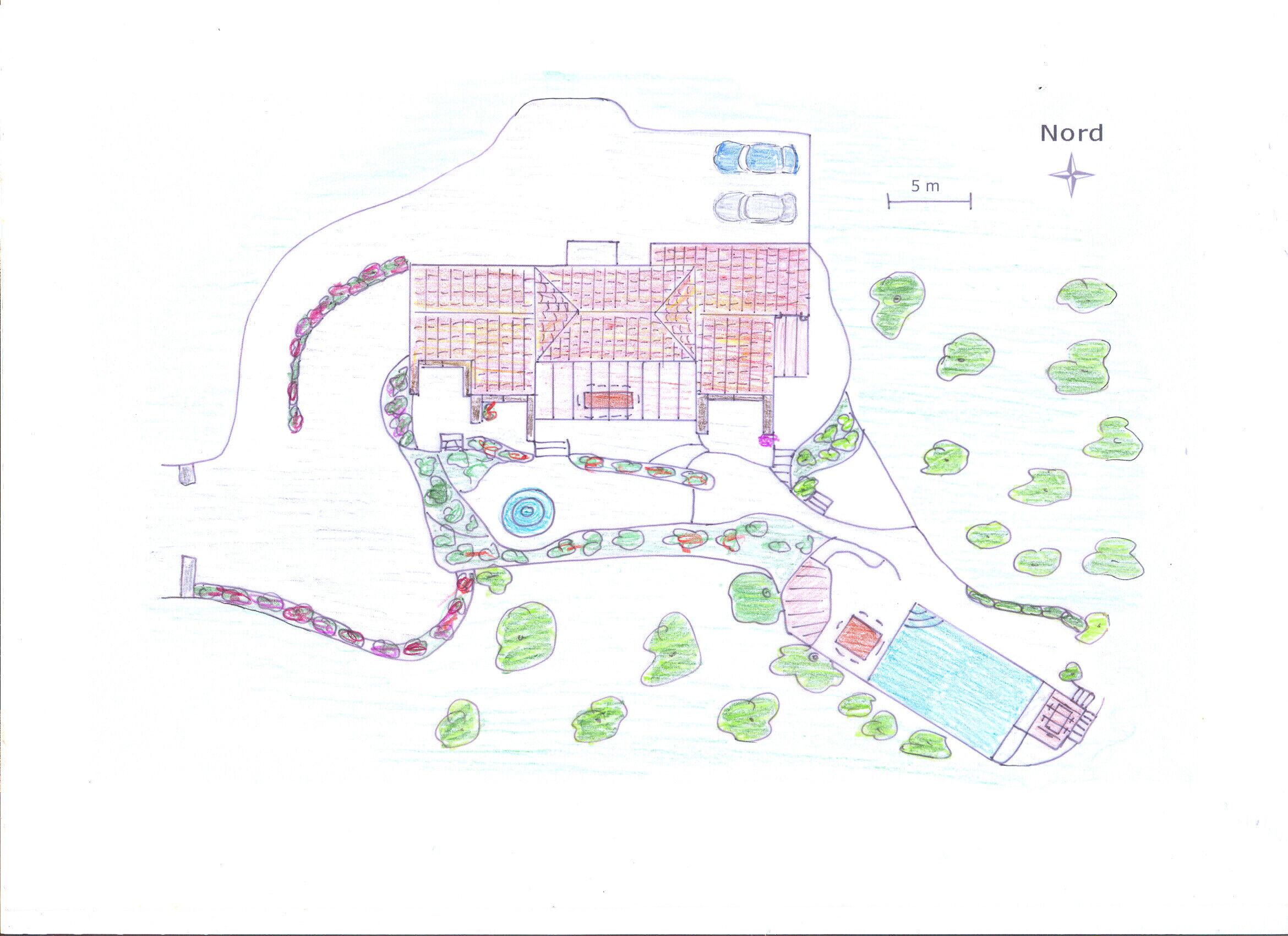 Un plan d’étage d’un bâtiment comprenant une piscine, plusieurs pièces et un espace jardin.