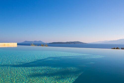 Villa Portokali - Spacious, luxury villa with endless seaview