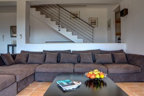 TV, DVD player, stereo - Villa Portokali - Spacious, luxury villa with endless seaview (Sivota)