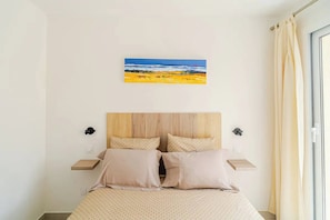 2 bedrooms, iron/ironing board, travel cot, free WiFi - AT THE CASTLE OF O LE CASTEL (Corbère)