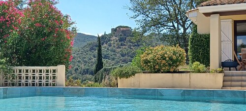 AT THE CASTLE OF O LE CASTEL