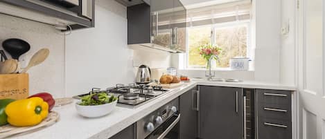 Fridge, microwave, oven, dishwasher