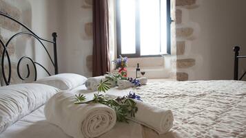 Blackout curtains, soundproofing, iron/ironing board, free WiFi