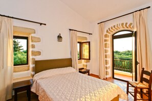 Blackout drapes, soundproofing, iron/ironing board, free WiFi