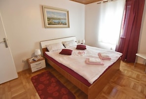 2 chambres, fer et planche à repasser, Wi-Fi gratuit, draps fournis