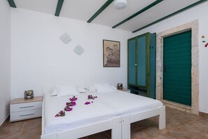 2 bedrooms, free WiFi, bed sheets