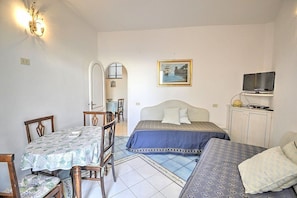 1 chambre, accès au Wi-Fi (inclus), literie fournie