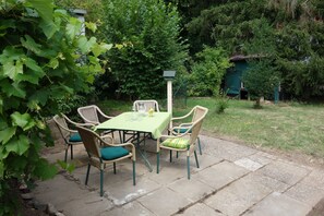Outdoor dining - Holiday home Rurperle in the national park Eifel (Brück)
