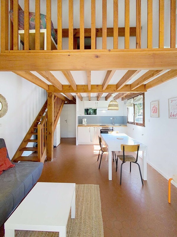 Interior - Small house 5 people, under the pine forest, south district of Lacanau Ocean (LACANAU OCEAN)