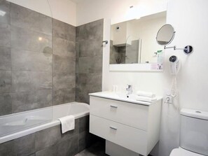 Bathroom - Colombelie Aparthotel - Suite 2 People (TOULOUSE)
