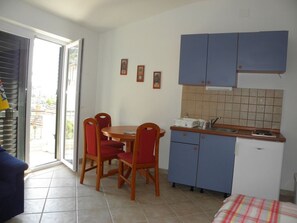 Dining - Apartment in Podgora with Seaview, Terrace, Air condition, WIFI (3812-4) (Podgora)