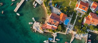 Apartment 3321-4 for 4 Pers. in Supetarska Draga