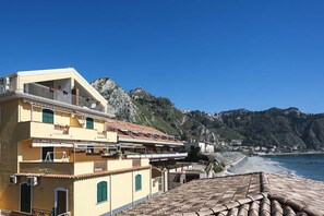 Exterior - Holiday Apartment on the Sea in Taormina, Sicily (Taormina)