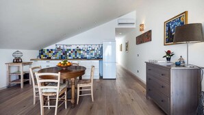Dining - Holiday Apartment on the Sea in Taormina, Sicily (Taormina)