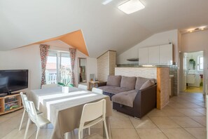 TV - Apartment in Umag with Terrace, Air condition, WIFI, Washing machine (244-2) (Umag)