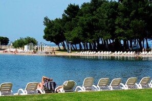Beach - Apartment in Umag with Terrace, Air condition, WIFI, Washing machine (244-2) (Umag)