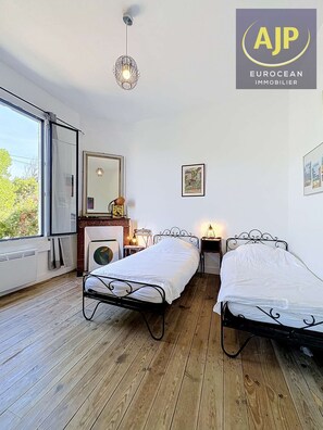 3 habitaciones, tabla de planchar con plancha y wifi gratis 