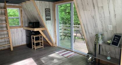 Amazing Glamping Cabin in the woods!
