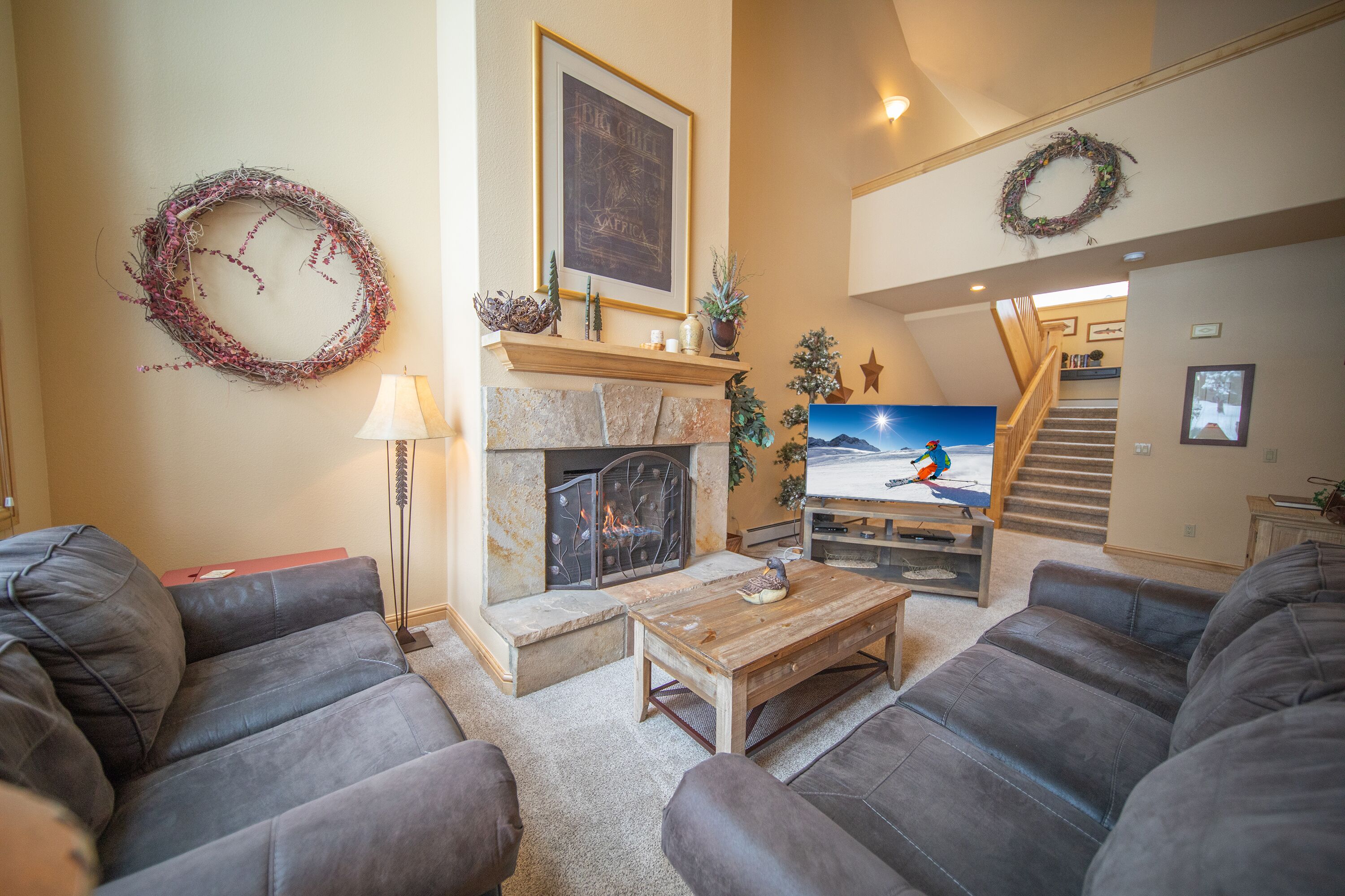 Perfect Family Townhome, Private Hot Tub!