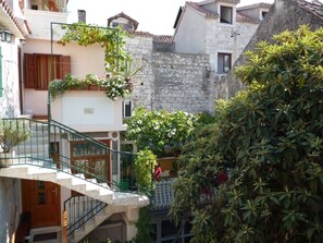 Exterior - Apartment in Trogir with Balcony, Air condition, WIFI (4324-2) (Trogir)