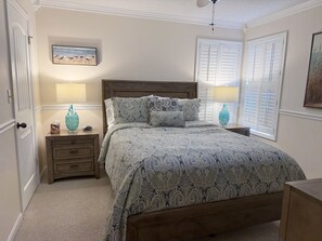 2 bedrooms, free WiFi, bed sheets - Pet Friendly Condo in Gated Community with Pool and Fitness Center! (Saint Simons Island)