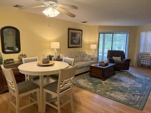 Interior - Pet Friendly Condo in Gated Community with Pool and Fitness Center! (Saint Simons Island)