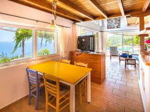 Dining - Villa Katsika, the charm and one of the best sea view on Lefkada island (Sivota)