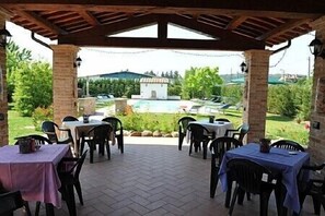 屋外ダイニングエリア