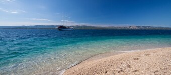 Robinson home in Bol with Seaview, Terrace, Air condition, WIFI (3414-1)