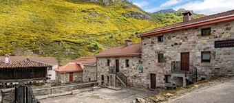 Lorences Rural Apartments with mountain views for 5 people