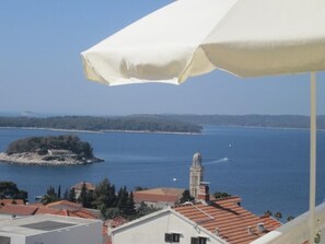 Property grounds - Studio apartment in Hvar town with Seaview, Balcony, Air condition, WIFI (3666-1) (Hvar)