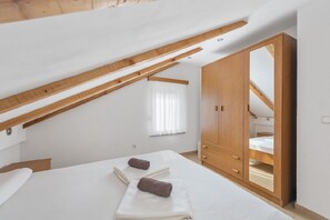 2 chambres, Wi-Fi gratuit, draps fournis