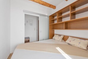 1 quarto, Wi-Fi de cortesia, roupa de cama