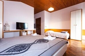 Free WiFi, bed sheets, wheelchair access