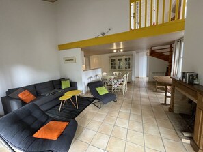 TV - Spacious house 8 people near golf and bike paths in Lacanau Ocean (LACANAU OCEAN)