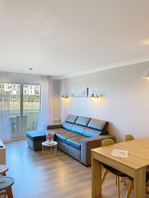 TV - 01396_Apartment 4 people, 1 bedroom, residence with pool, Lacanau Ocean (LACANAU OCEAN)