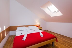 1 bedroom, free WiFi, bed sheets